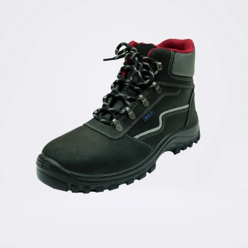 Chaussures de Sécurité et de Protection en Différentes Gammes : Hautes, Basses, PVC..