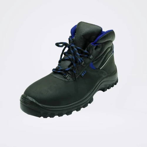 Chaussures de Sécurité et de Protection en Différentes Gammes : Hautes, Basses, PVC..