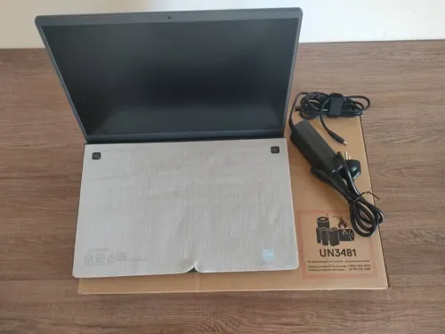 LAPTOP DELL Vostro 3520 