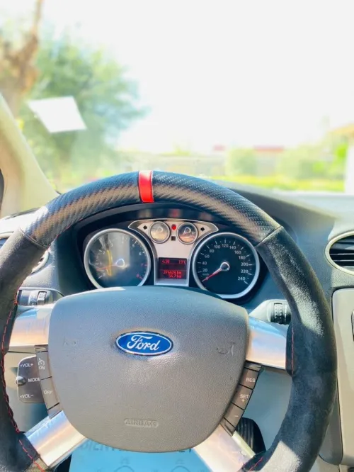 Ford Focus 4 portes 2011 Focus 4 portes