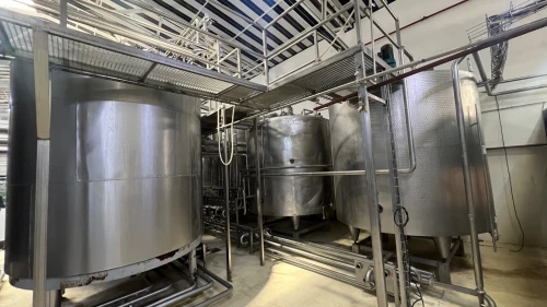 Vente de matériel pour laiterie, fabrication de fromage et fromage fondu, pour ateliers et usines.
