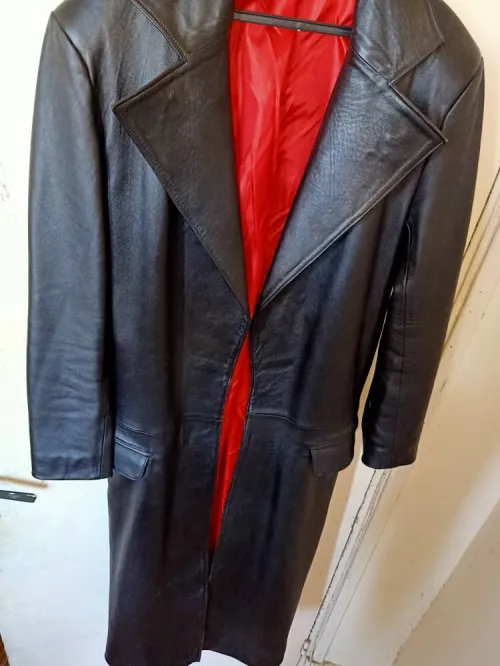 * Veste cuir une vrai cuir haja bazaaf shaba ou twiila (long) tlabas XL/XXL prix dyalha 45000 DZ