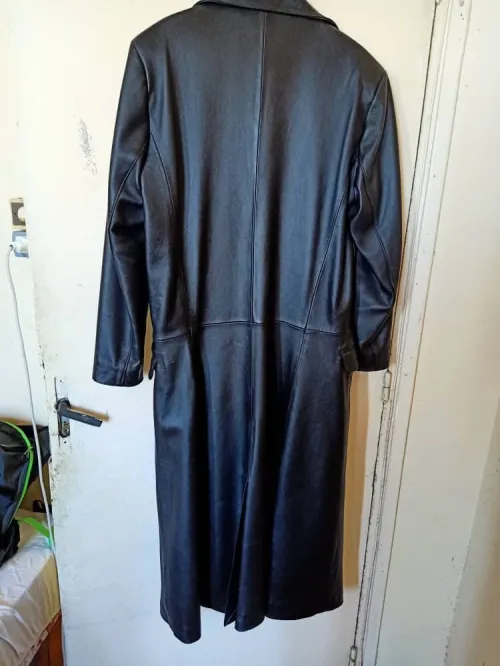 Veste cuir une vrai cuir haja bazaaf shaba ou twiila (long) tlabas XL/XXL prix dyalha 45000 DZ