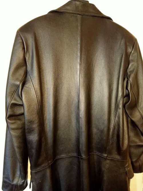 Veste cuir une vrai cuir haja bazaaf shaba ou twiila (long) tlabas XL/XXL prix dyalha 45000 DZ