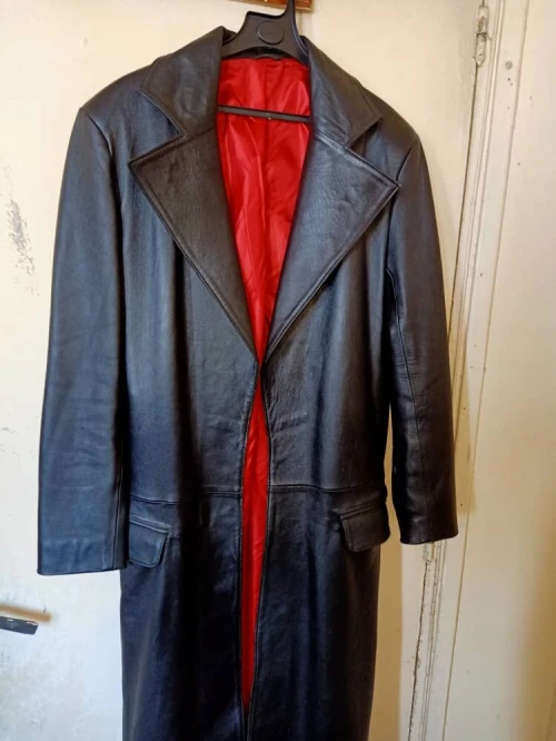 Veste cuir une vrai cuir haja bazaaf shaba ou twiila (long) tlabas XL/XXL prix dyalha 45000 DZ