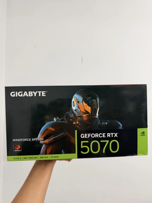 Carte Graphique RTX 5070 GIGABYTE