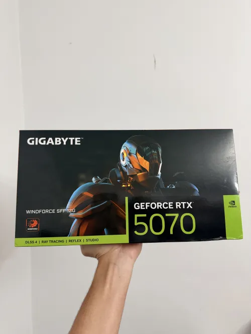 Carte Graphique RTX 5070 GIGABYTE