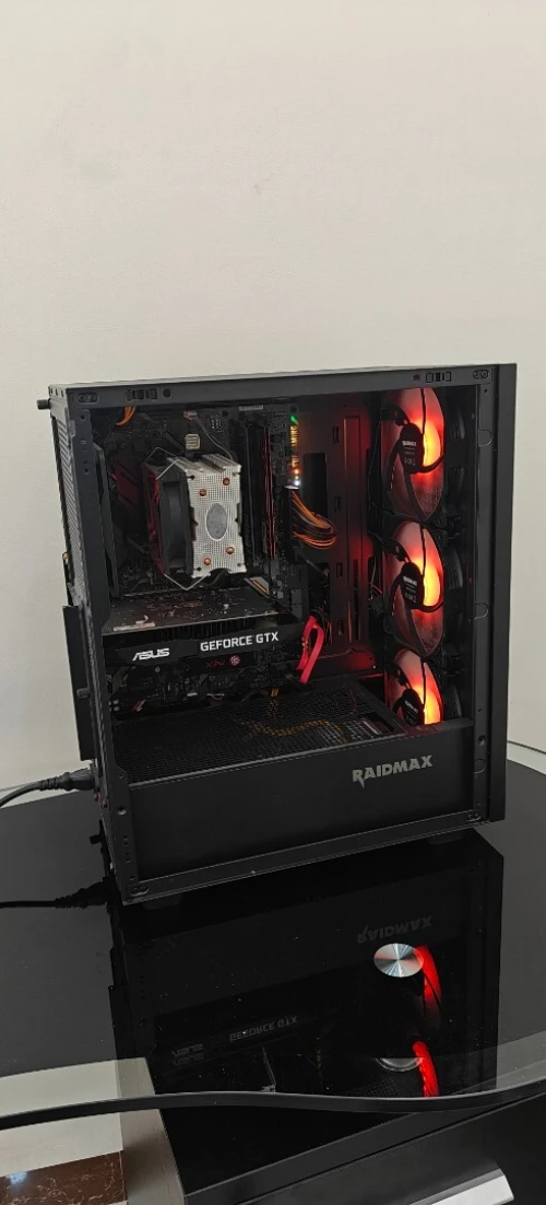Pc i5 8400 gtx 1650 16 gb ram 256 gb ssd