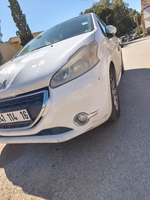 Peugeot 208 2014 Allure