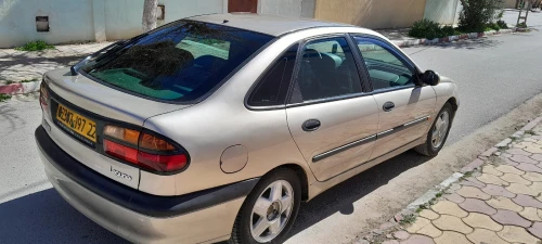Renault Laguna 1 1997 Laguna 1