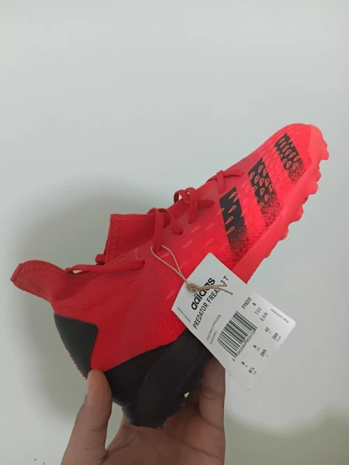 حذاء كرة قدم Adidas Predator Freak .3 TF أصلي (جديد تماماً).