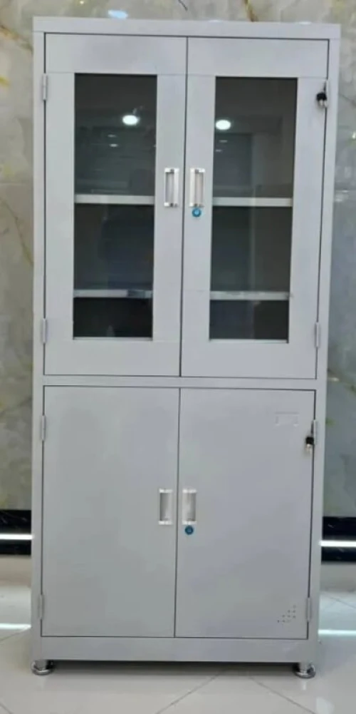Armoires métalliques et vestiaires disponibles