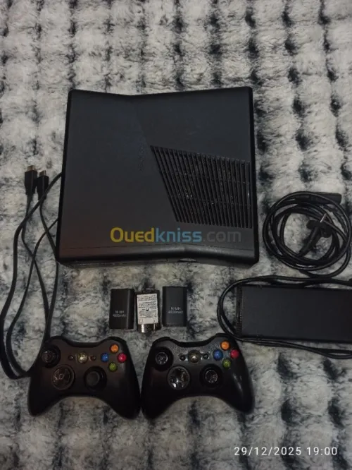 Xbox 360 e Utilisé et en très bon état