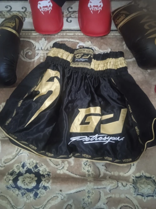 + Les gants de boxe+protège tibia+protège pieds+ bandage +cuisse tte