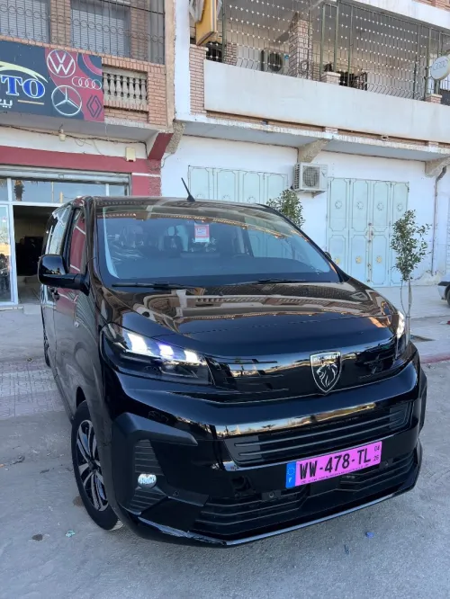 Peugeot Traveller 2026 