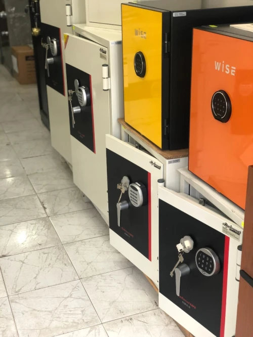 Importation et distribution de coffres-forts certifiés 