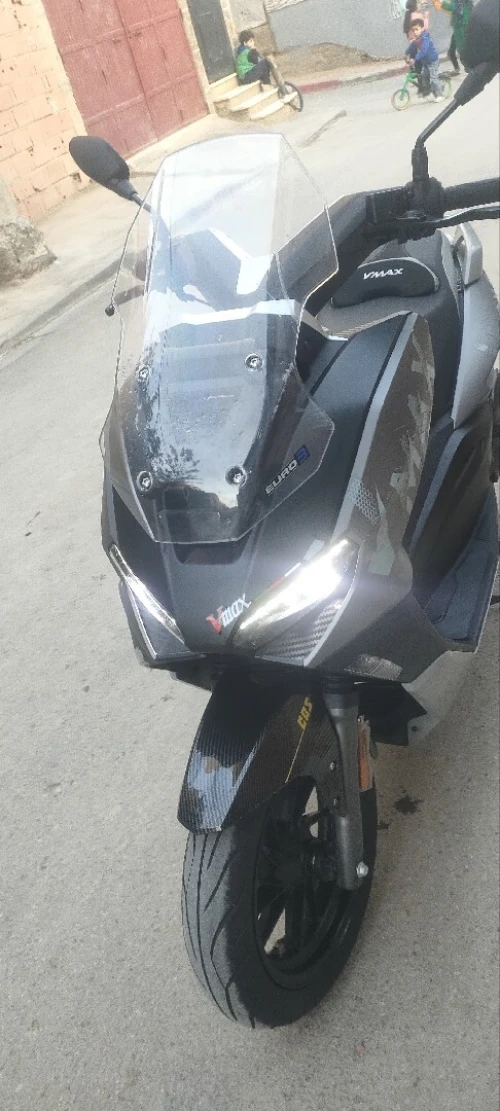 VMAX VMAX 200 2025