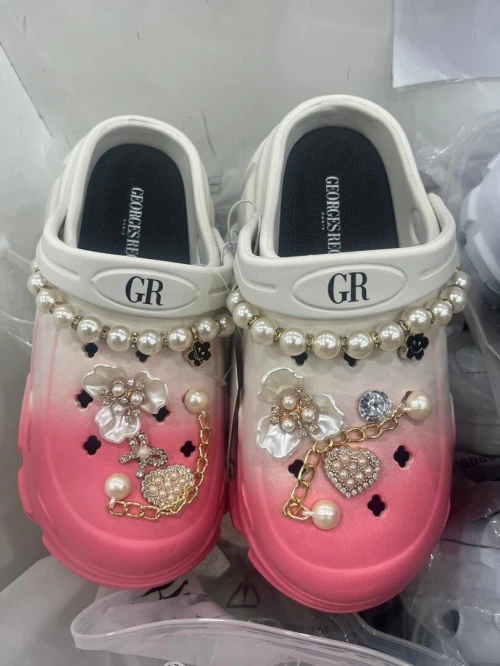 chaussons type crocs fantaisie