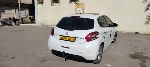 Peugeot 208 2014 Allure