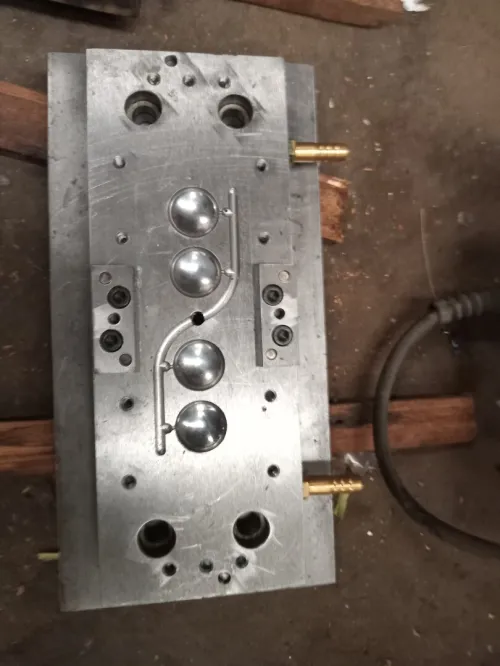 MOULE INJECTION PLASTIQUE