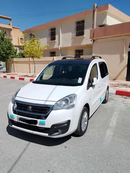 Peugeot Partner 2018 Tepee Allure 