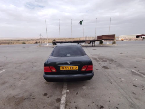 Mercedes Classe E 1998 E200