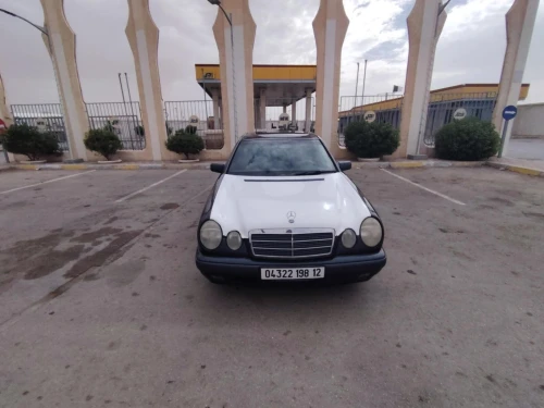 Mercedes Classe E 1998 E200