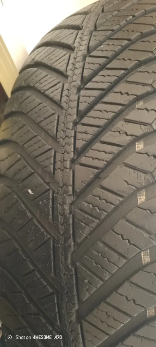 Pneu 215 60R17
