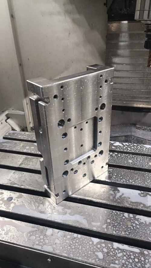 Moule pour l'injection du Piston CONTI