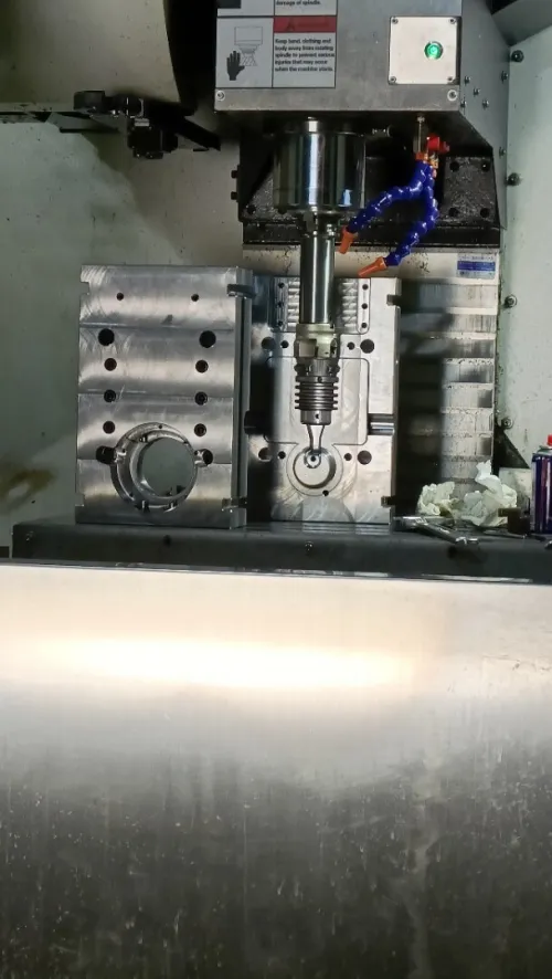 Moule pour l'injection du Piston CONTI