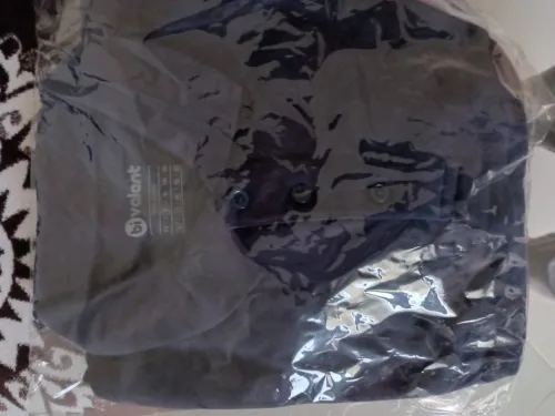 T-shirt est polo neuf