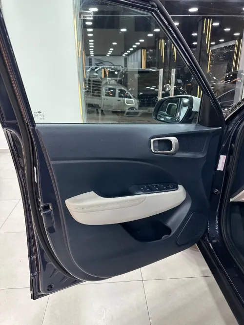 Hyundai Venue  2023 Full options