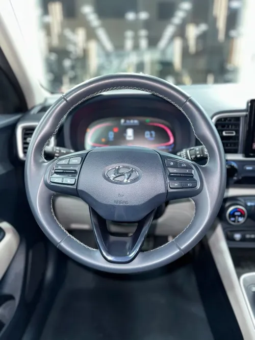Hyundai Venue  2023 Full options