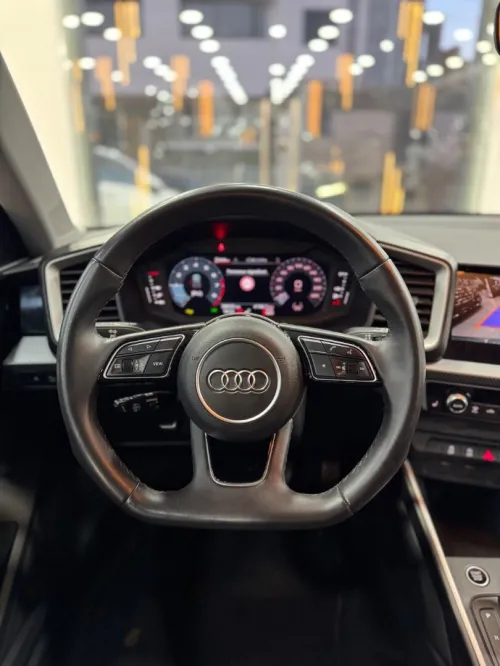 Audi A1 2024 Business Line