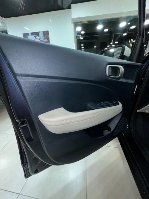 Hyundai Venue  2023 Full options