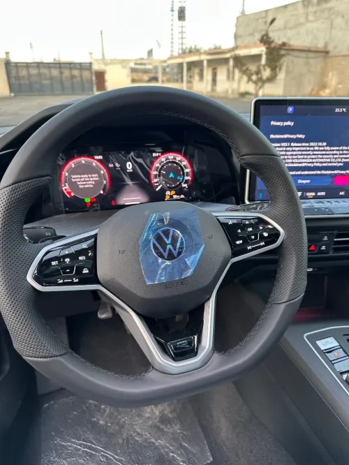 Volkswagen Golf 8 2025 R-Line
