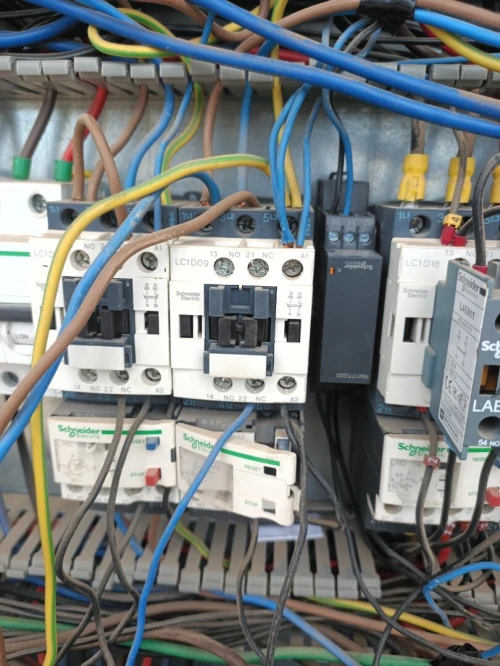 Electromecanicien de maintenance