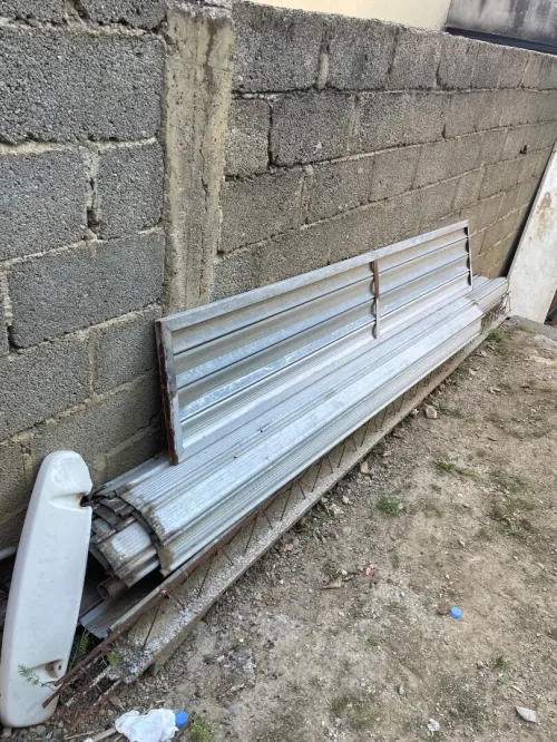 Lot portail en metal et rideaux de garage 
