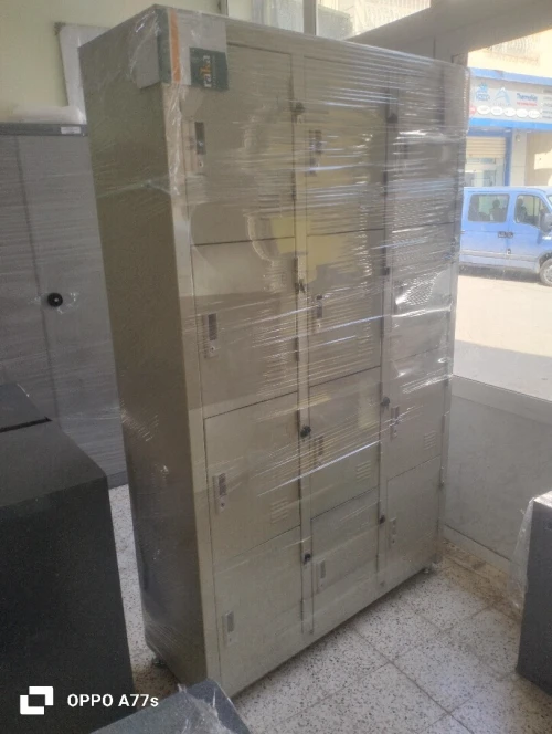 Armoire vestiaire métallique individuelle et collective 