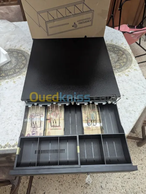 Tiroir caisse.  درج النقود 