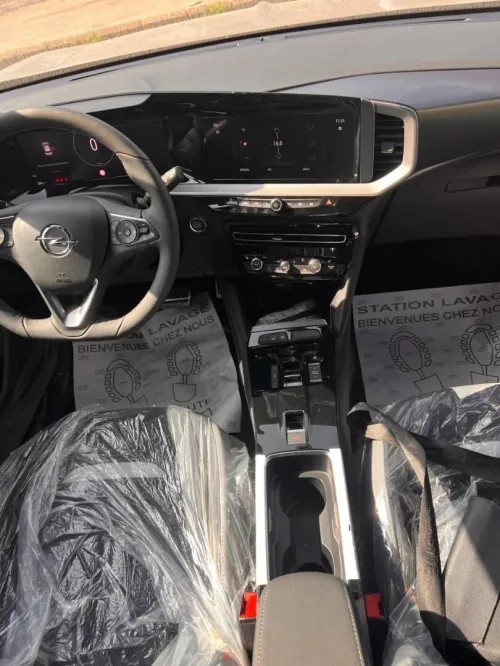 Opel Moca 2025 Jsligne