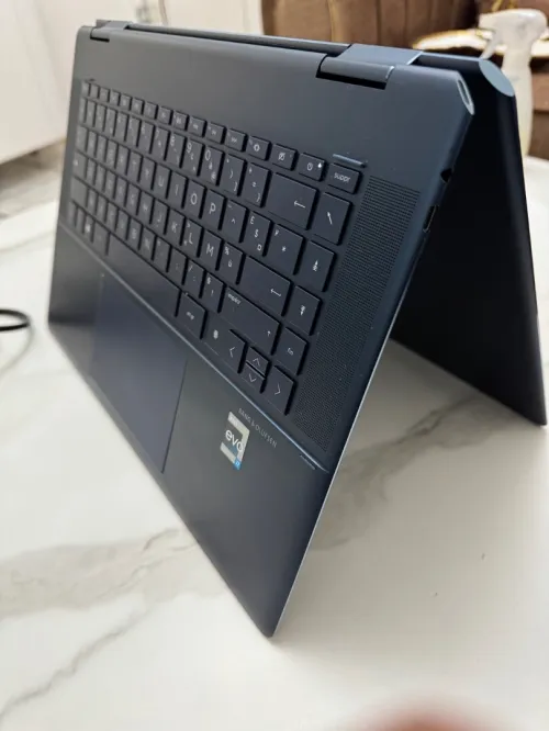 Pc hp 13 em génération, 32 gb la ram , 1000 gb mémoire , écran tactile 360 degrés, processeur i7 , 
