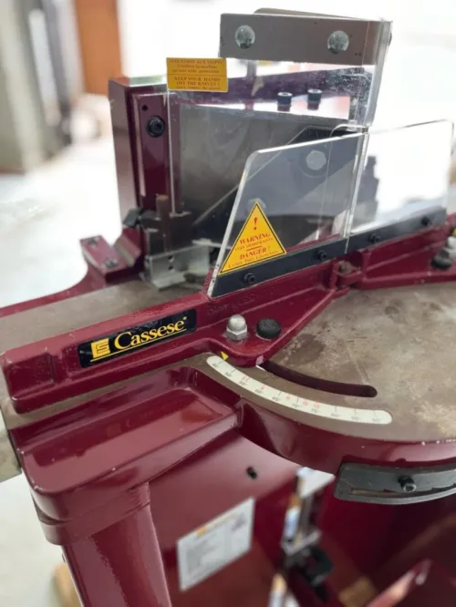 معدات إطار احترافية (Guillotine + Assembleuse)