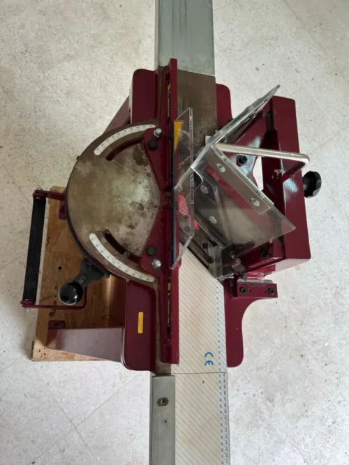 معدات إطار احترافية (Guillotine + Assembleuse)