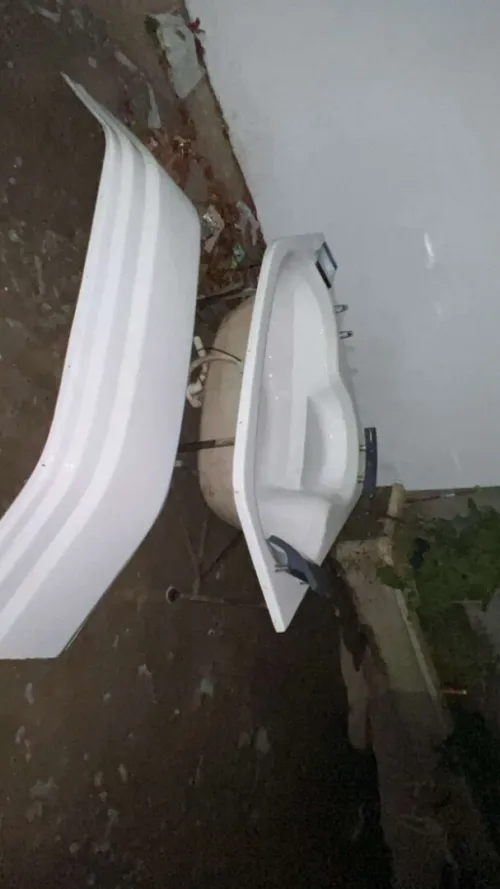 Baignoire jacuzzi angle 