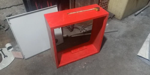 Découpage et pliage de tole..