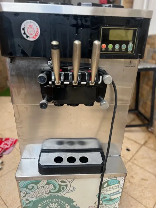Machine glace, lion royale