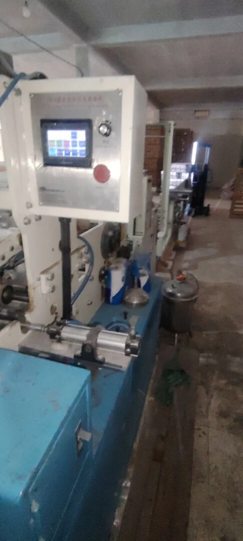 Barika machine serviette gobelet papy génique