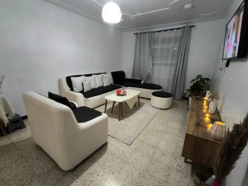 Salon 7 à 8 places + 1 pouf