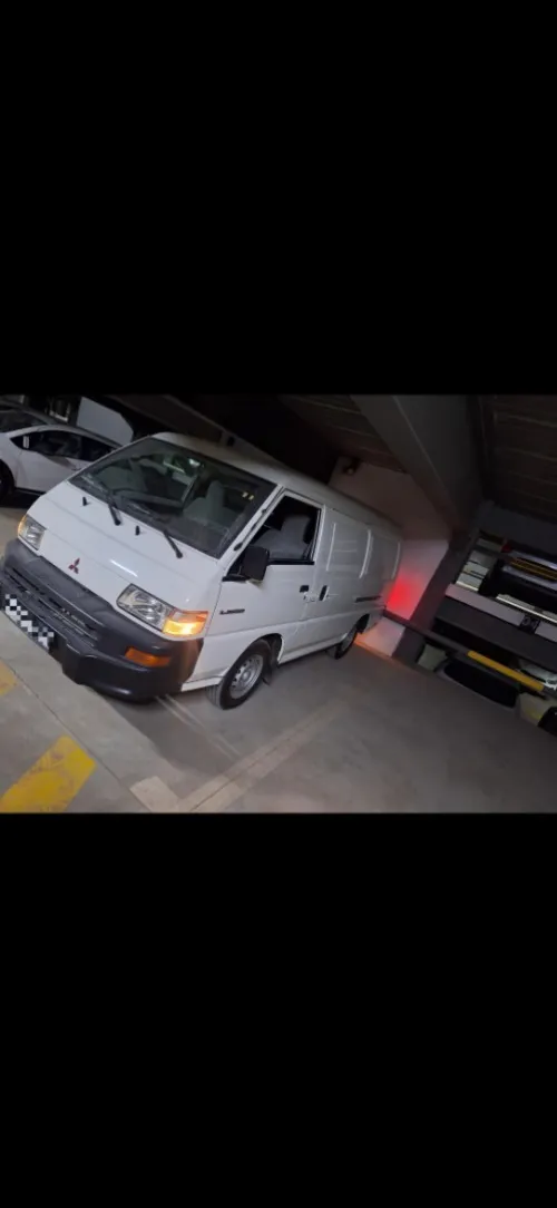 Mitsubishi L300 2000 